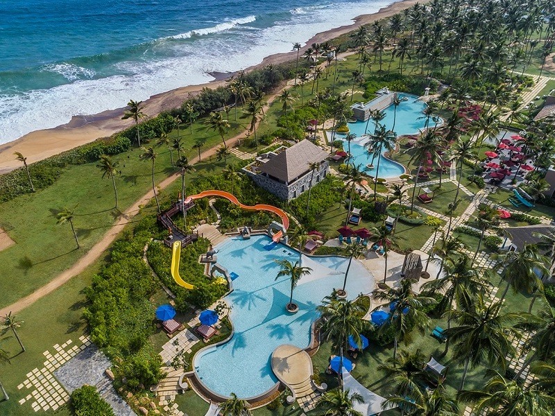 SHANGRI-LA-HAMBANTOTA – GOLF_ Lagoon pool Ariel view
